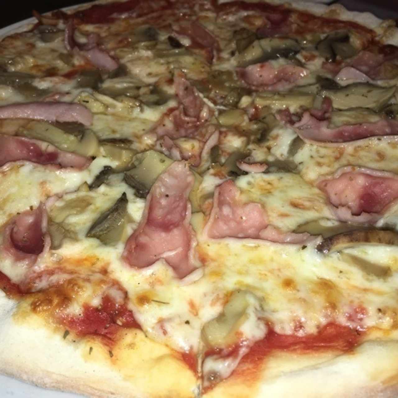 pizza de jamón con hongos 