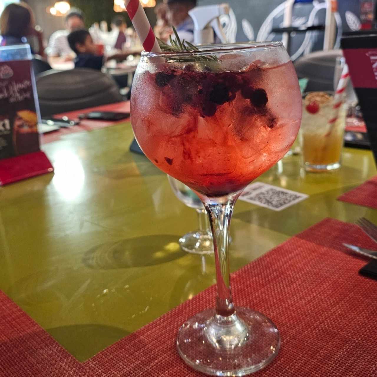 Gin de frutos rojos