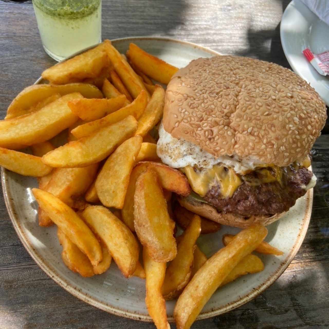 Platos Fuertes - Panorama Burger