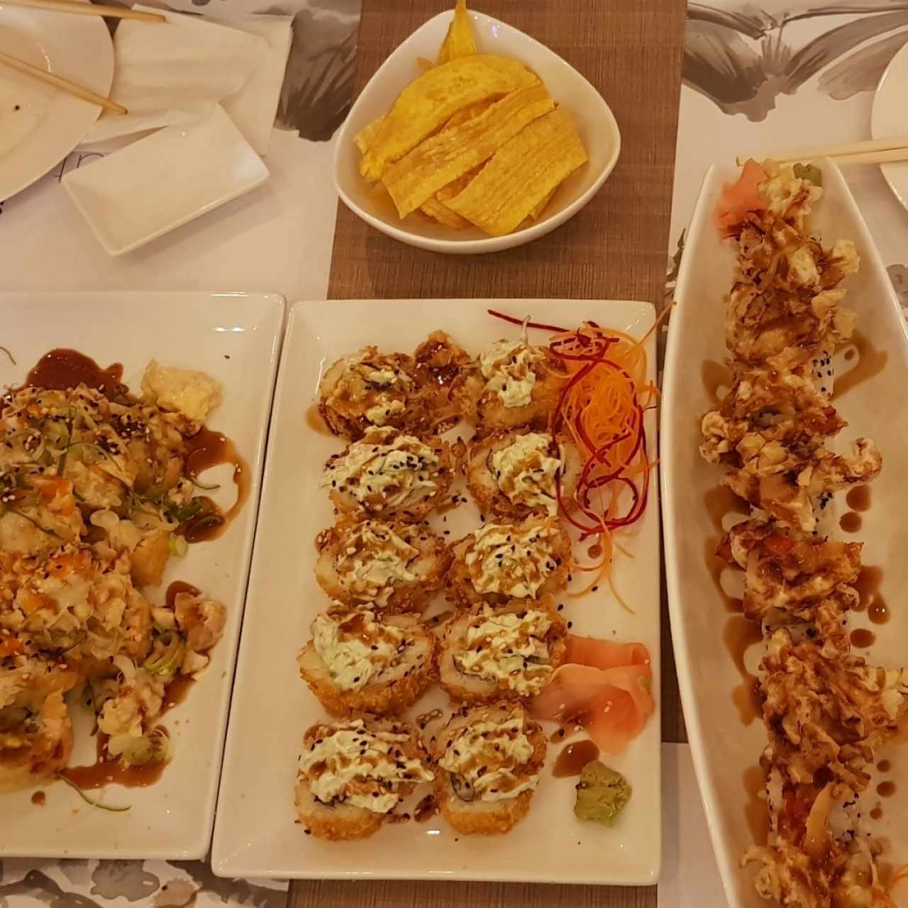 vulcano, Crunch roll y roll de vegetales tempura