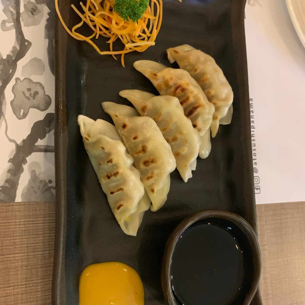 Entradas/Carpaccio - Gyoza (5 unidades)