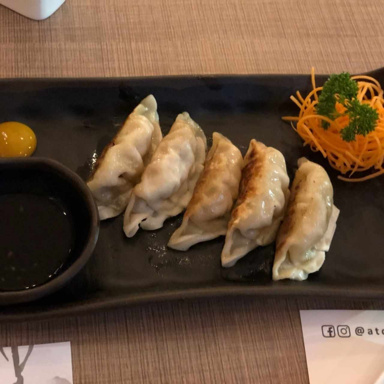 Entradas/Carpaccio - Gyoza (5 unidades)