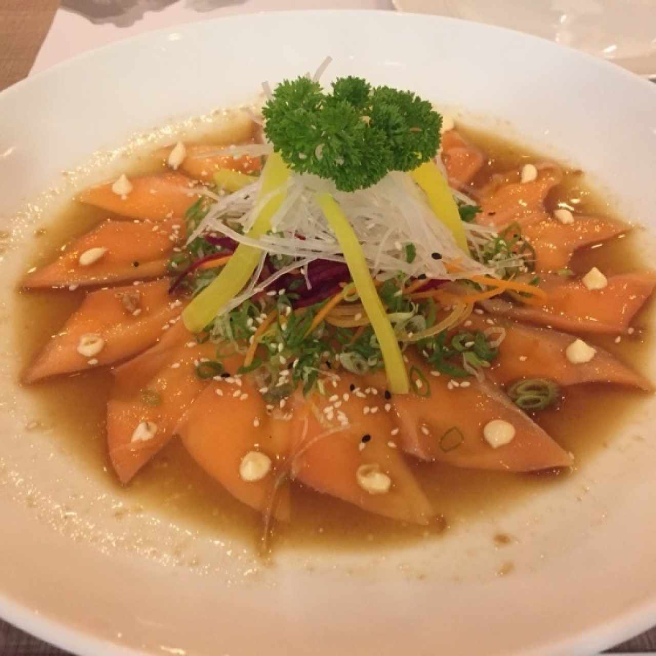 Carpaccio de salmón