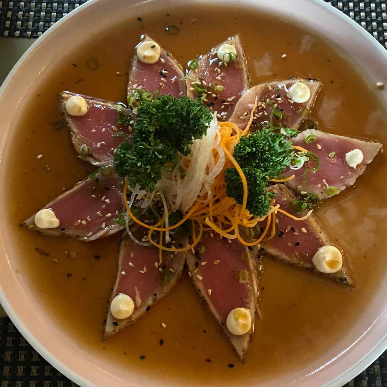 Maguro tataki de atún