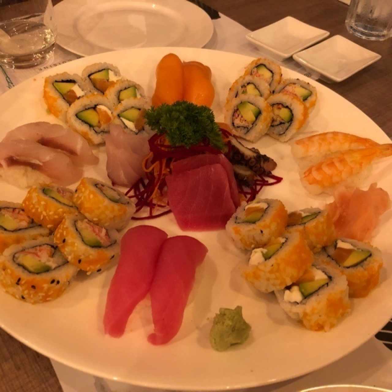 Sushi mixto especial (para 2 personas)
