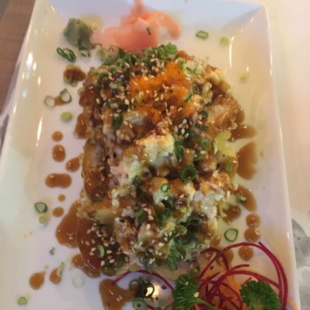 Vulcano roll (10 piezas)