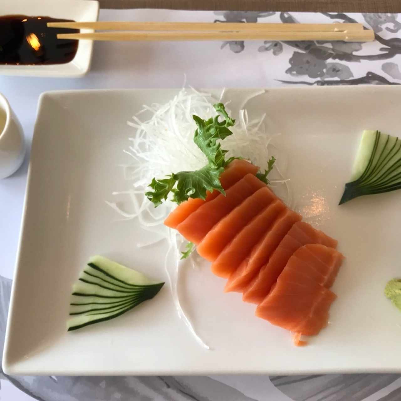 Ato sashimi de salmón (7 pzs)