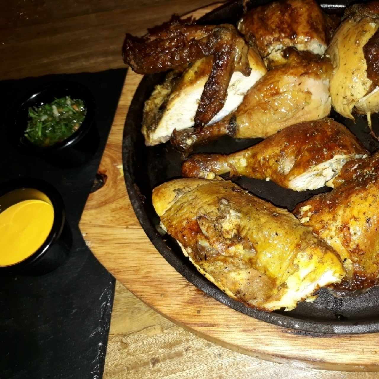 pollo entero (la salsa aparte)