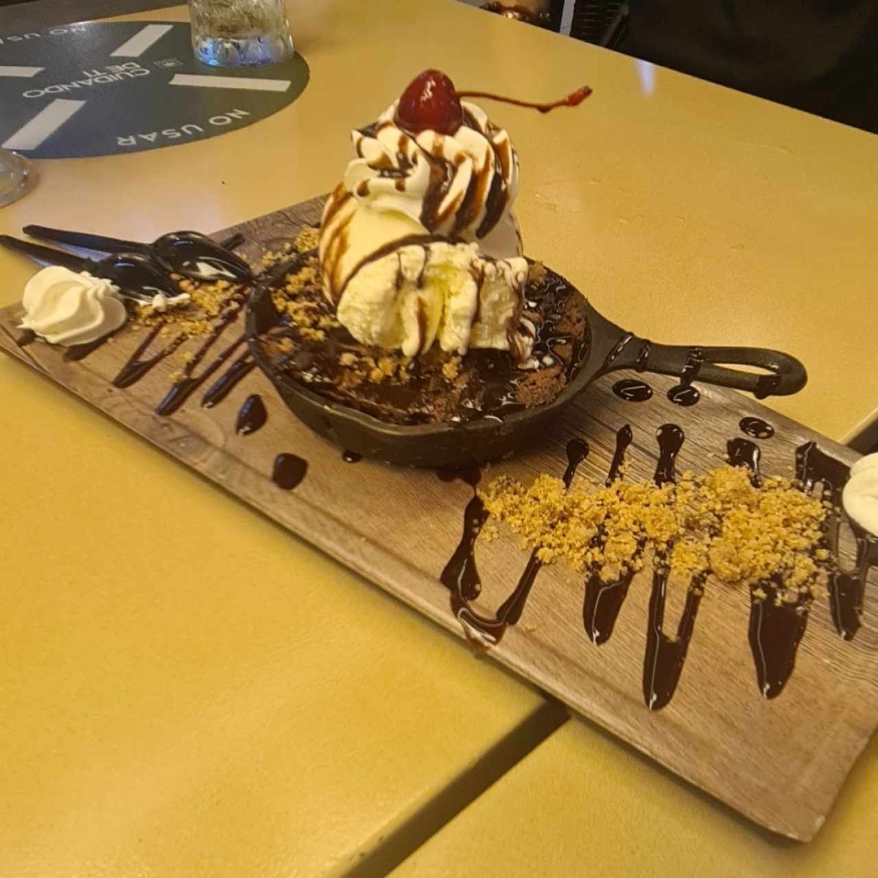 Desserts - Hot Fudge Brownie