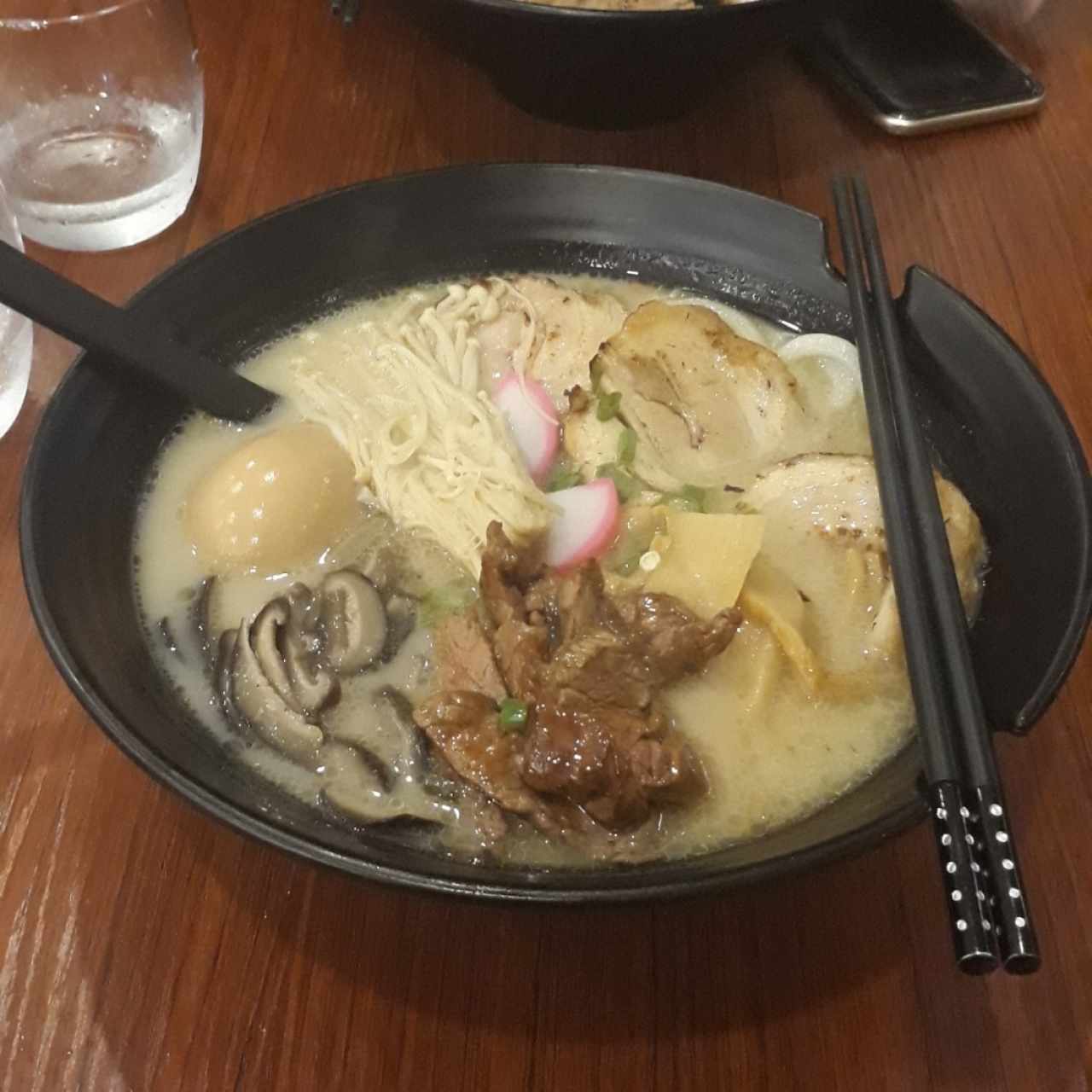 Sopa ramen con udon