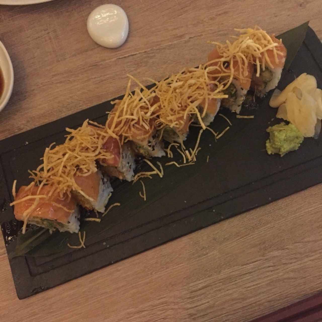 spicy salmon roll 