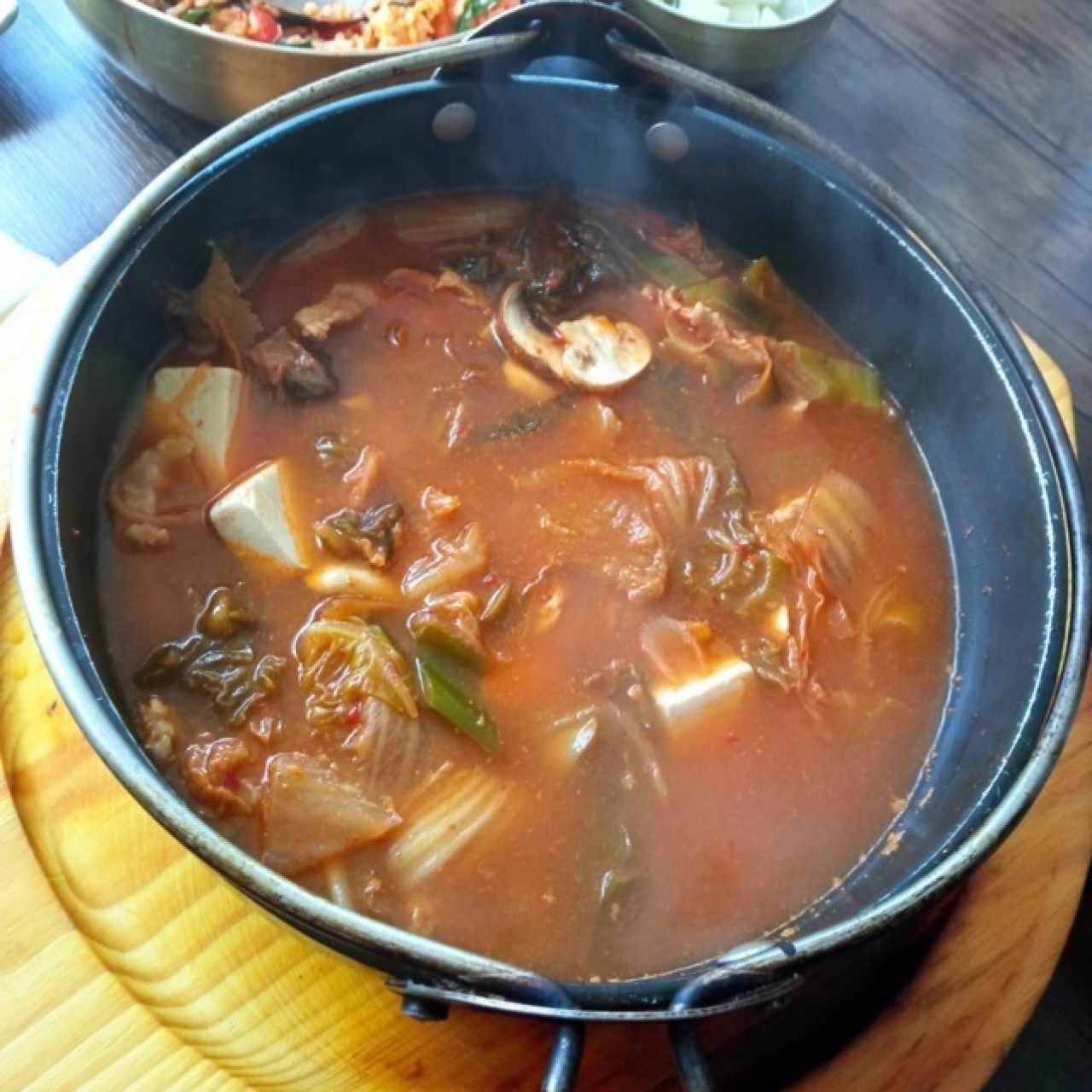 Kimchi jeongol