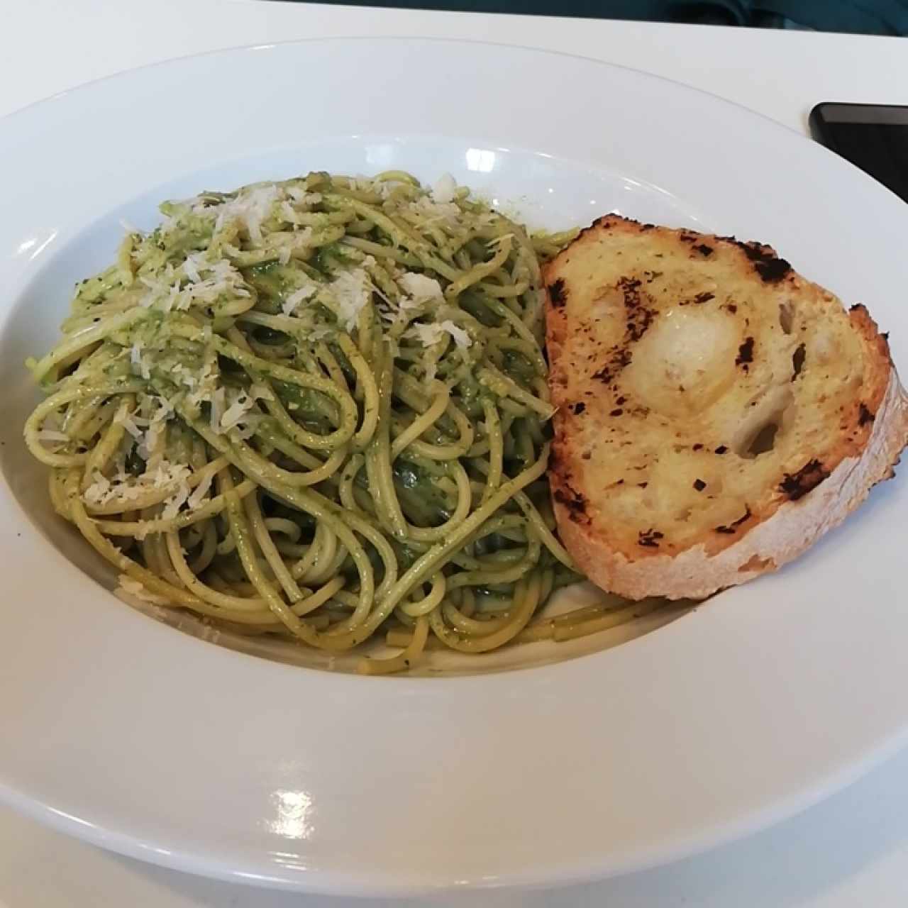 Pasta al pesto