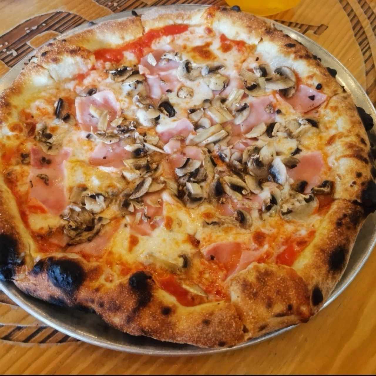 Pizza de Jamón con hongos