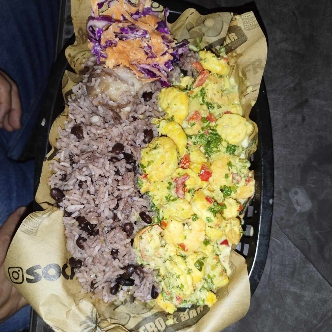 camarones en leche de coco, curry y jengibre