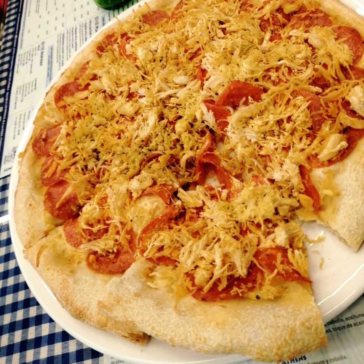 pizza peperoni con pollo