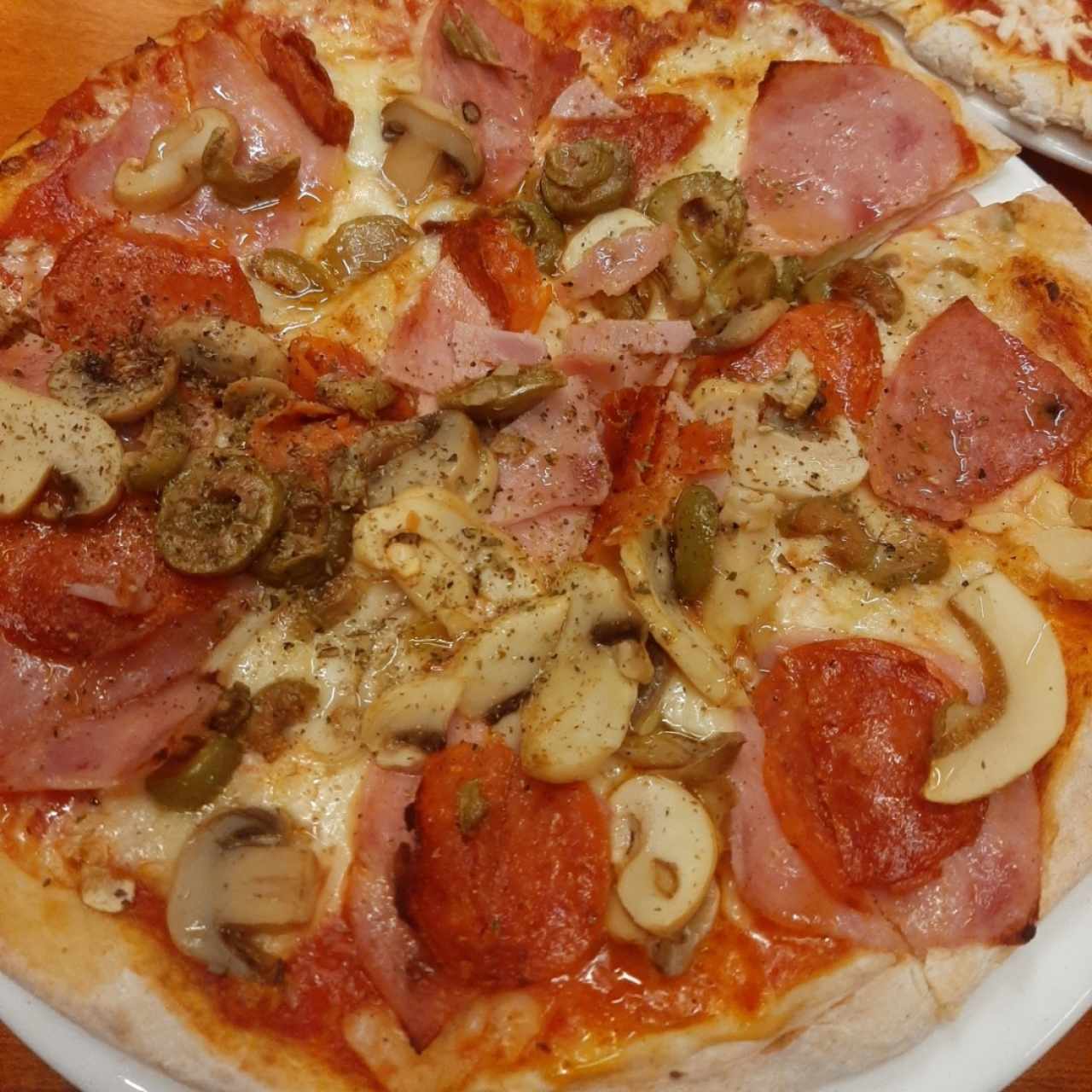 Pizzas especiales - Pizza de combinación