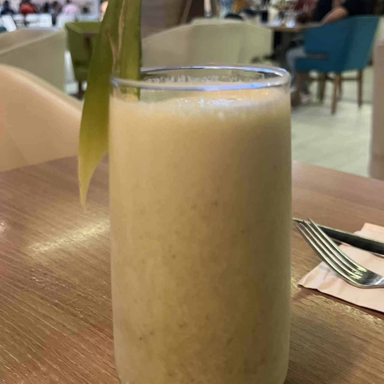 Piña, albahaca y gengibre