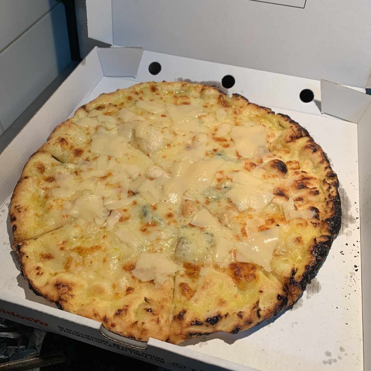 Piezas Tradicionales - Pizza Quattro Formaggi