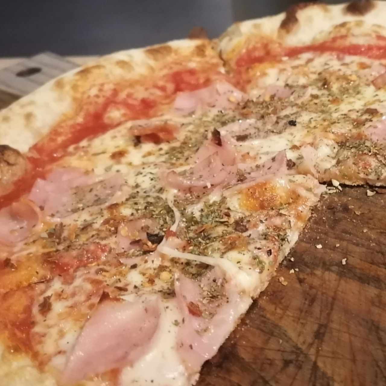 Piezas Tradicionales - Pizza Margherita con jamón 