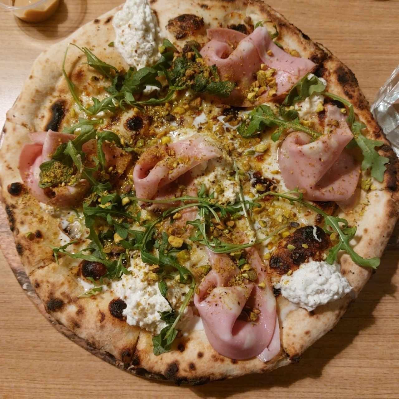 Pizza Mortadella e pistacchio