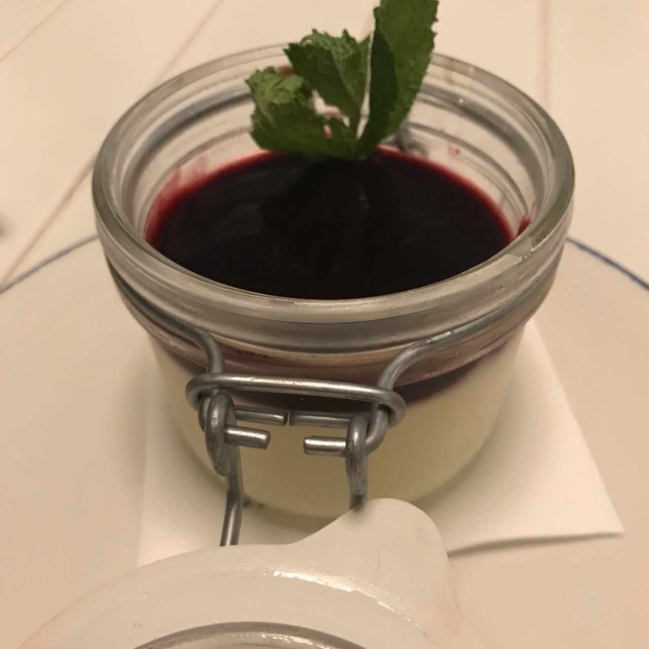 postre de frutos rojos