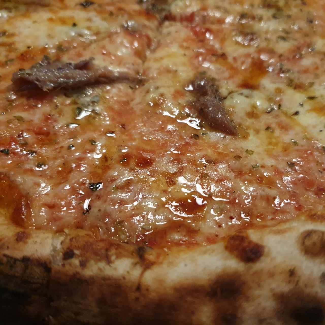 pizza margarita con anchoa 