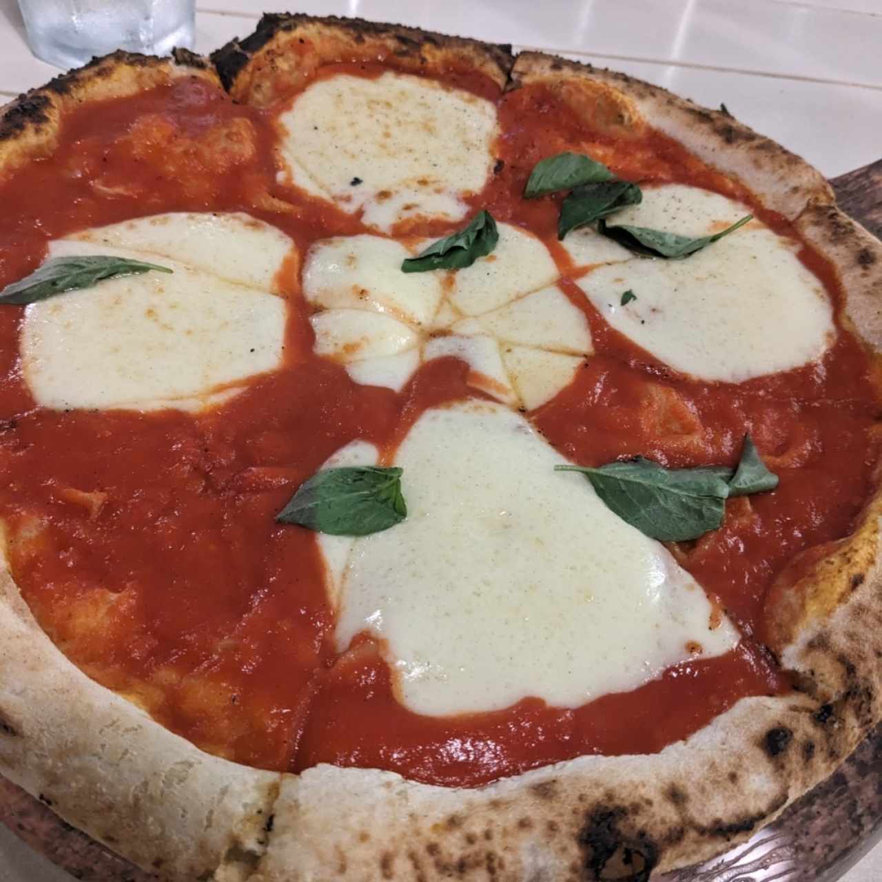Piezas Tradicionales - Pizza Margherita Napolitana