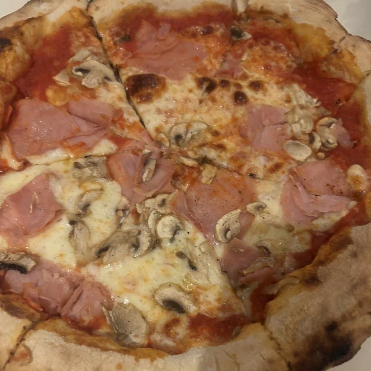 Pizzas Tradicionales - Pizza Prosciutto Funghi