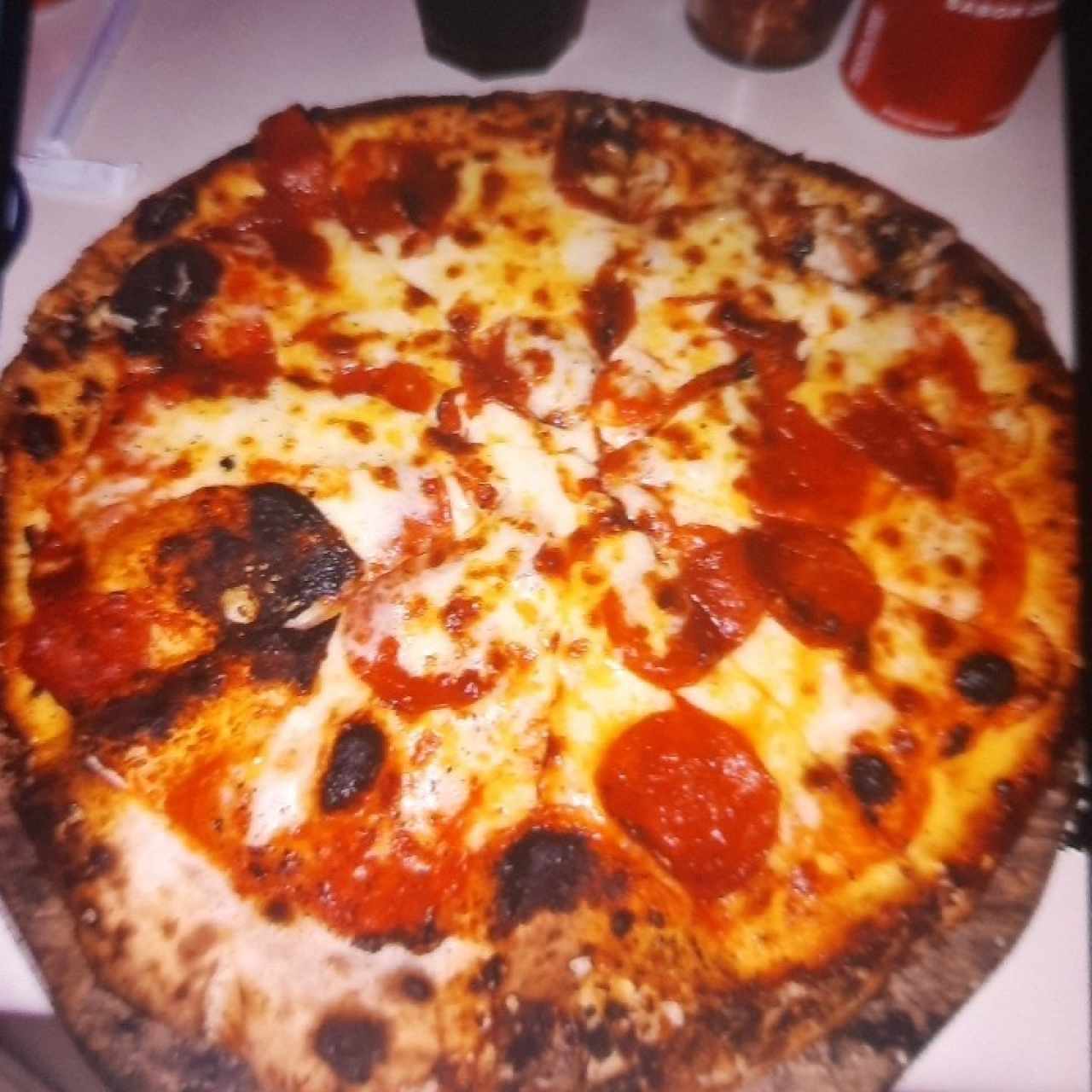 Pizza de peperoni con doble queso