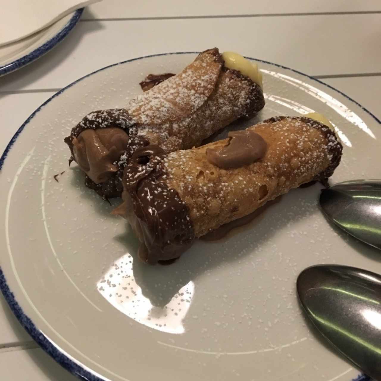 Cannoli de crema pastelera y Nutella