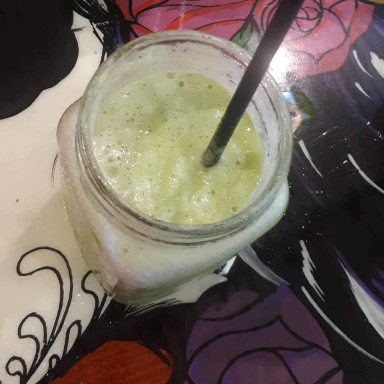 jugo de piña con hierbabuena 