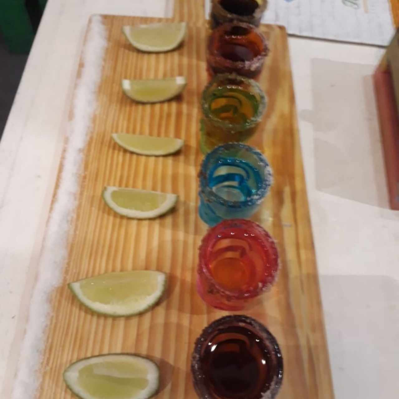 Juega la ruleta rusa con el Shot más picante... Lo máximo 