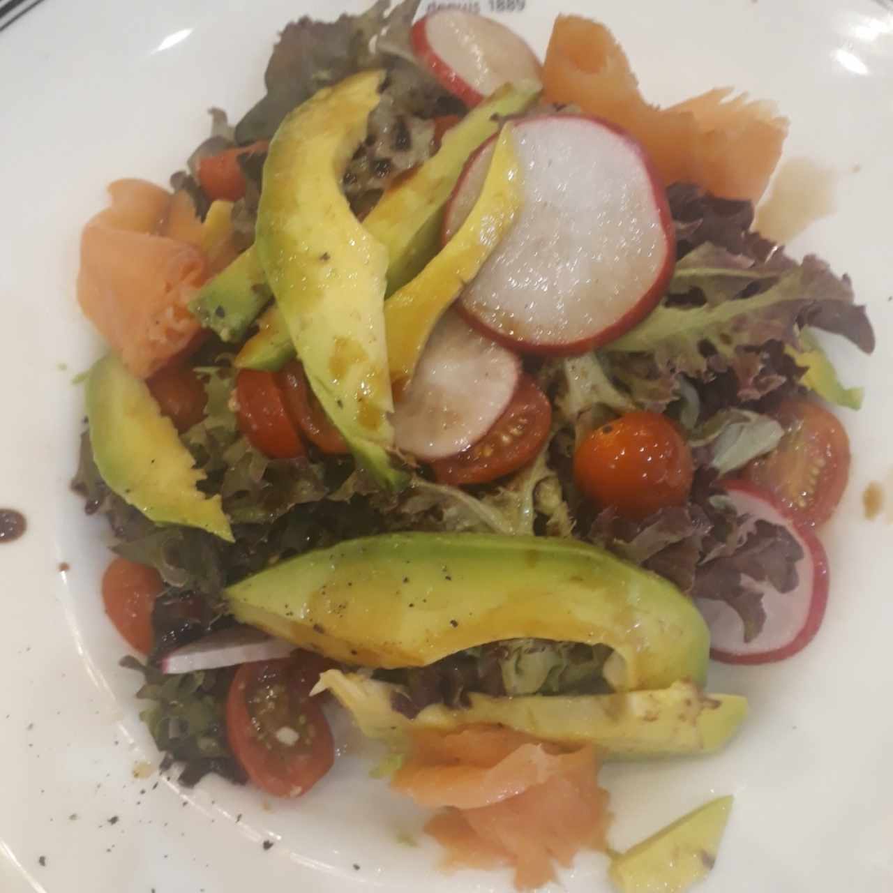 Ensalada de Salmón y Aguacate 