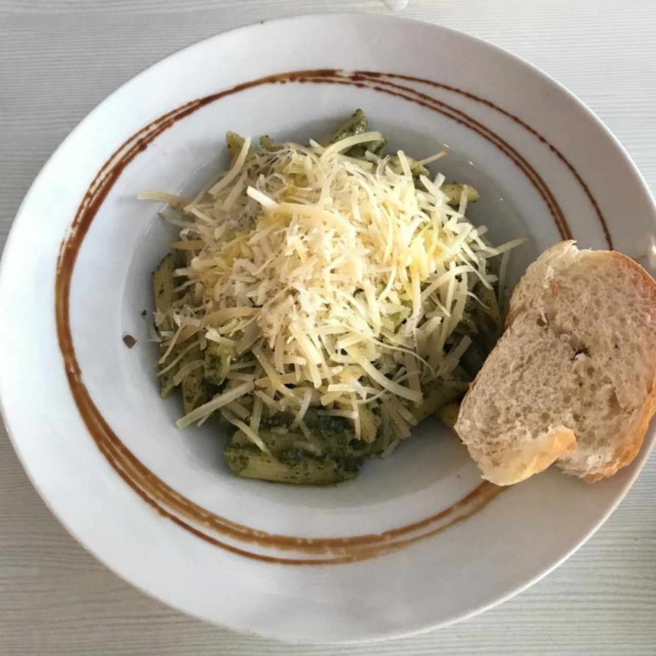 pasta pene culantro y queso