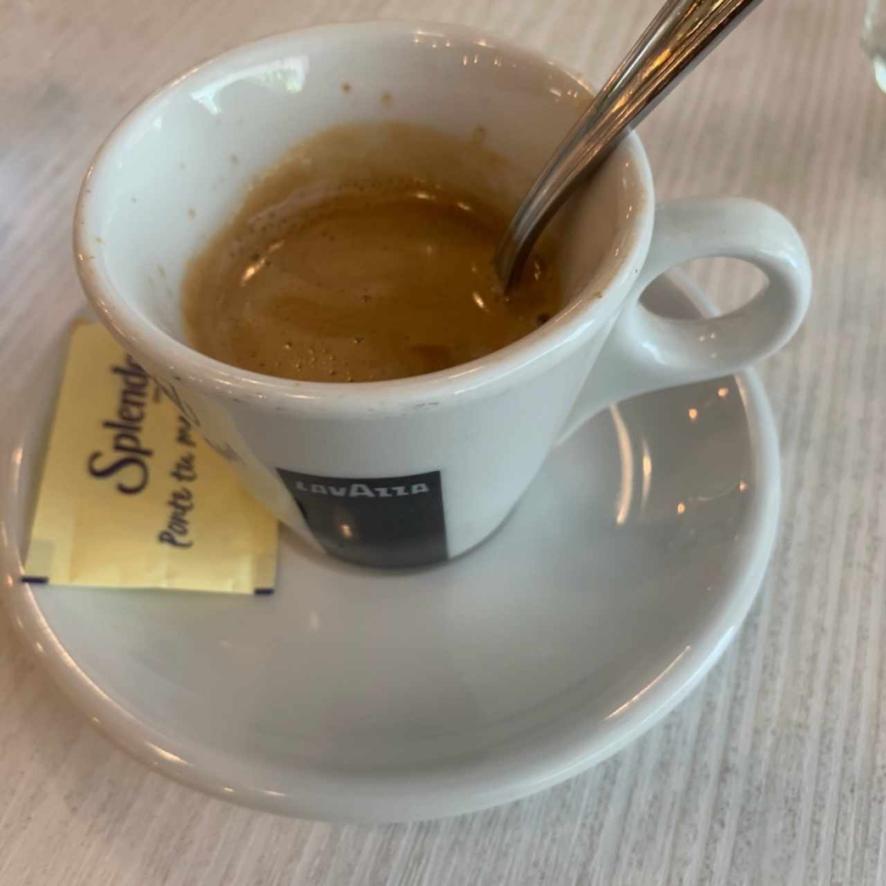 Expresso (LAVAZZA, excelente café)