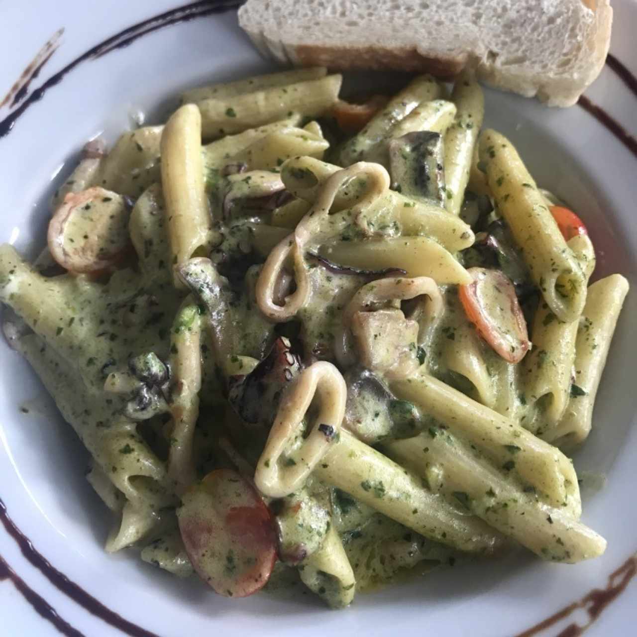 pasta con mariscos salsa pesto