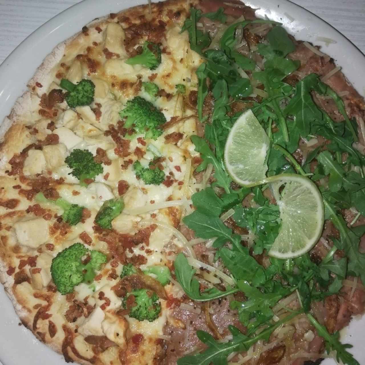 pizza carbonara y carpacho de res