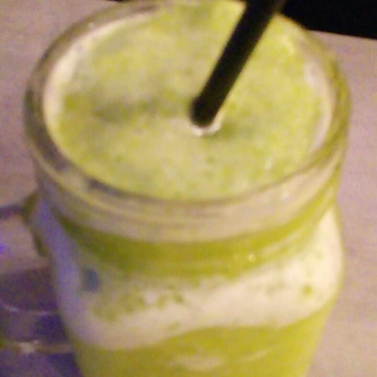 jugo de piña con hierbabuena 