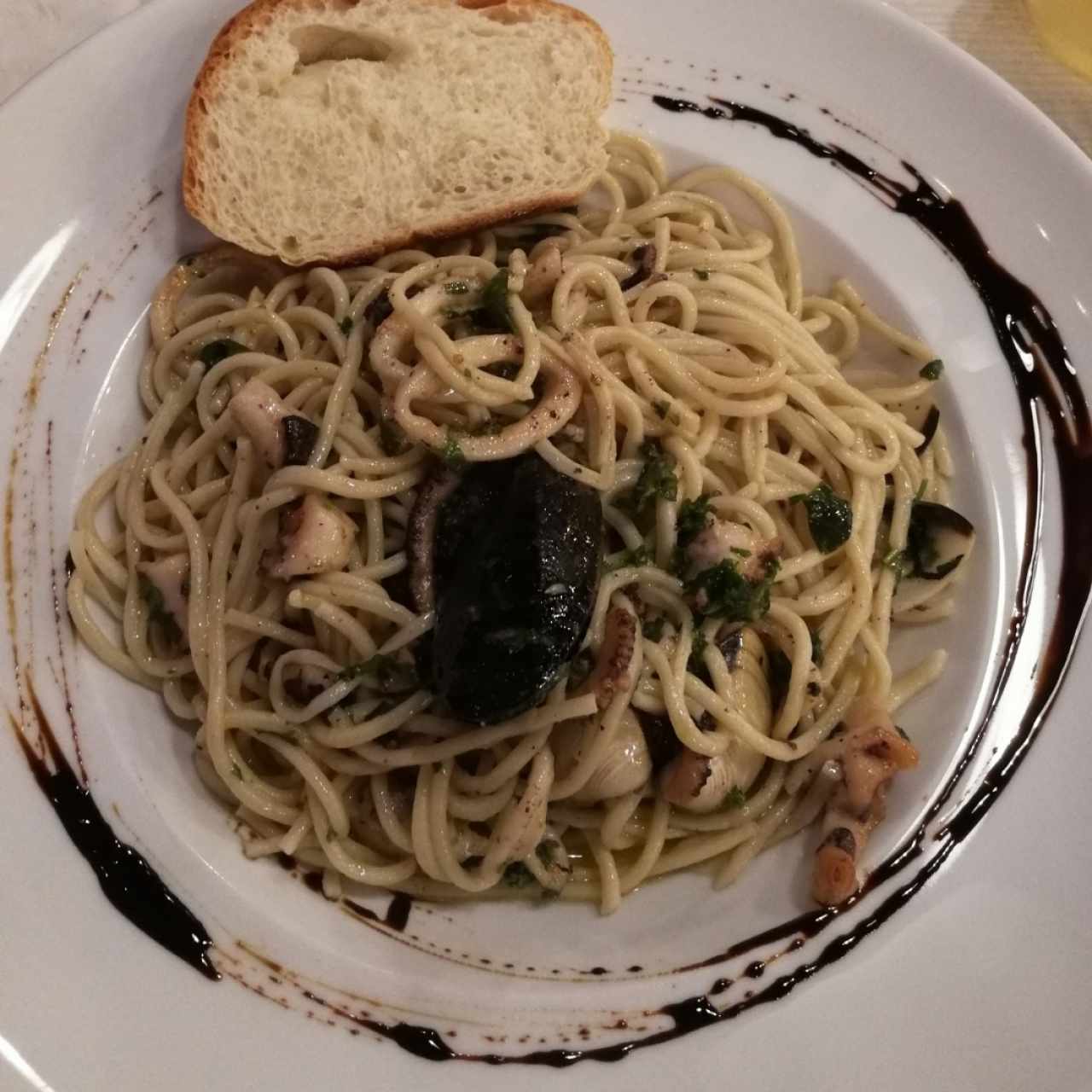 arma tu pasta: mariscos con aglio olivo