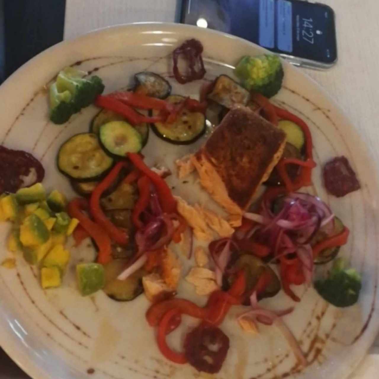 salmón con vegetales 