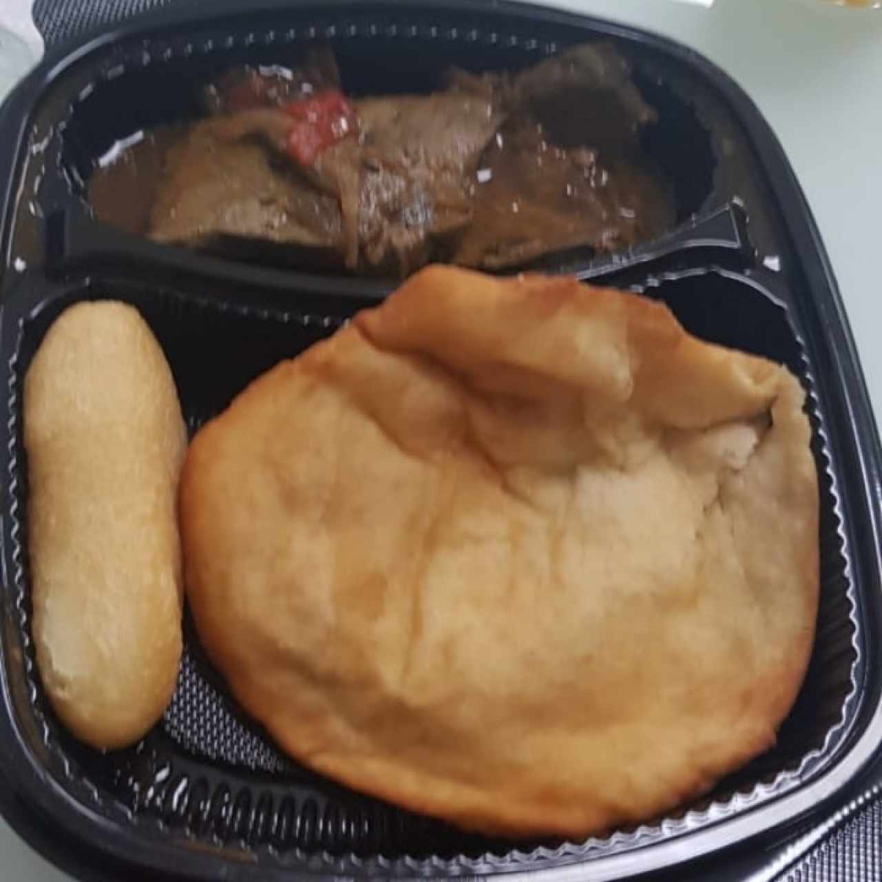 higado con carimañola y hojalda