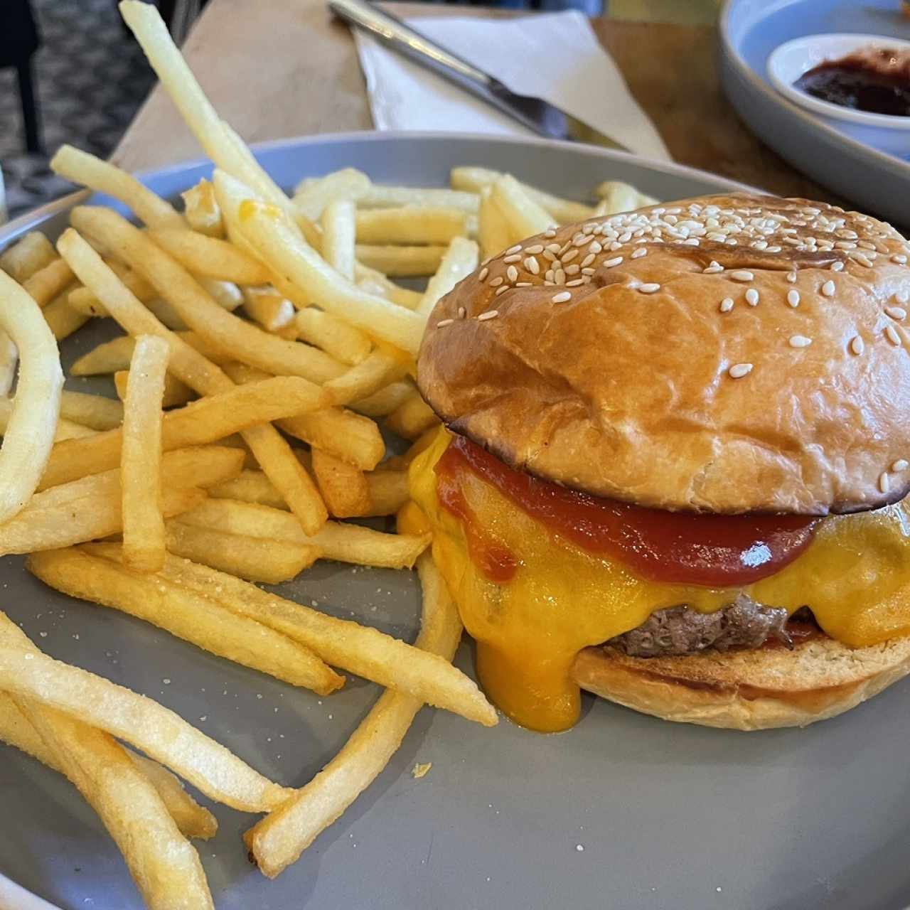 Kids Menu - Cheeseburger