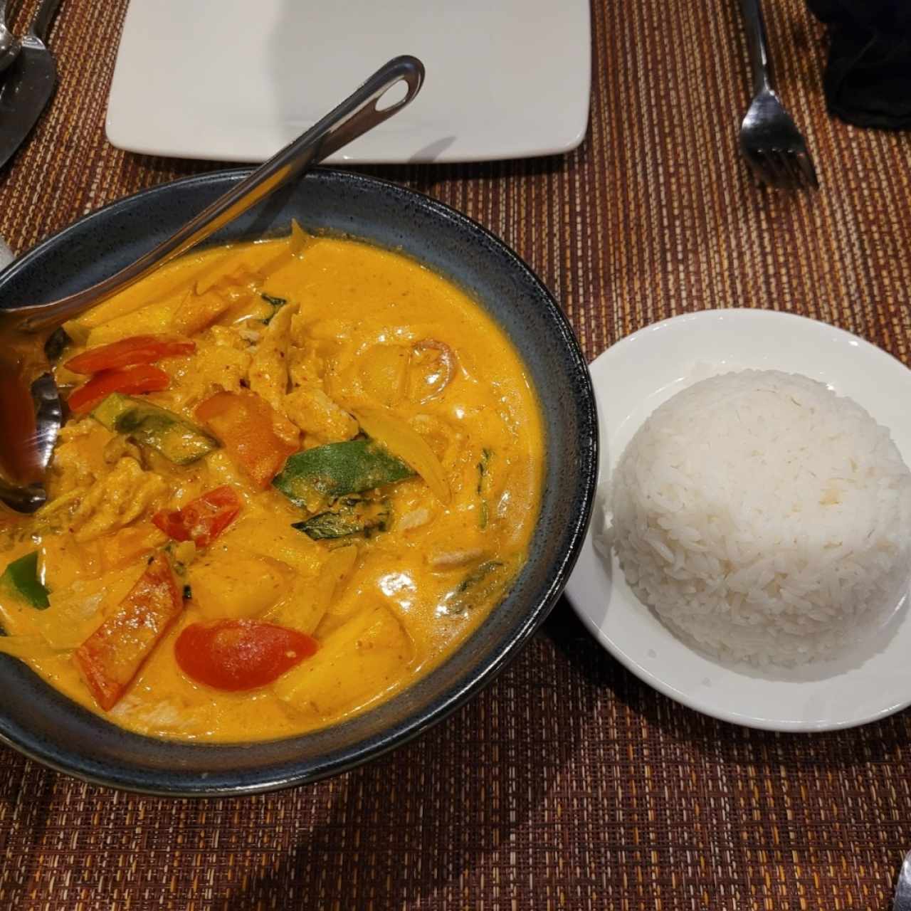 CURRY - PINEAPPLE CURRY