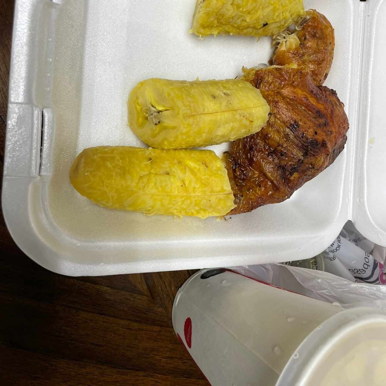 pollo y plátano asado