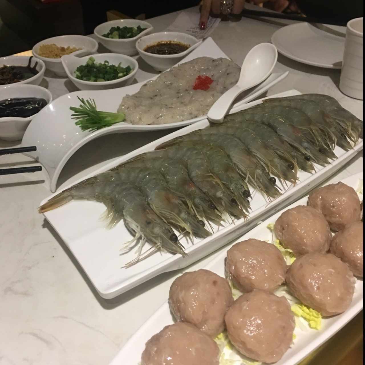 bolitas de pescado, camaron entero y camaron en puré