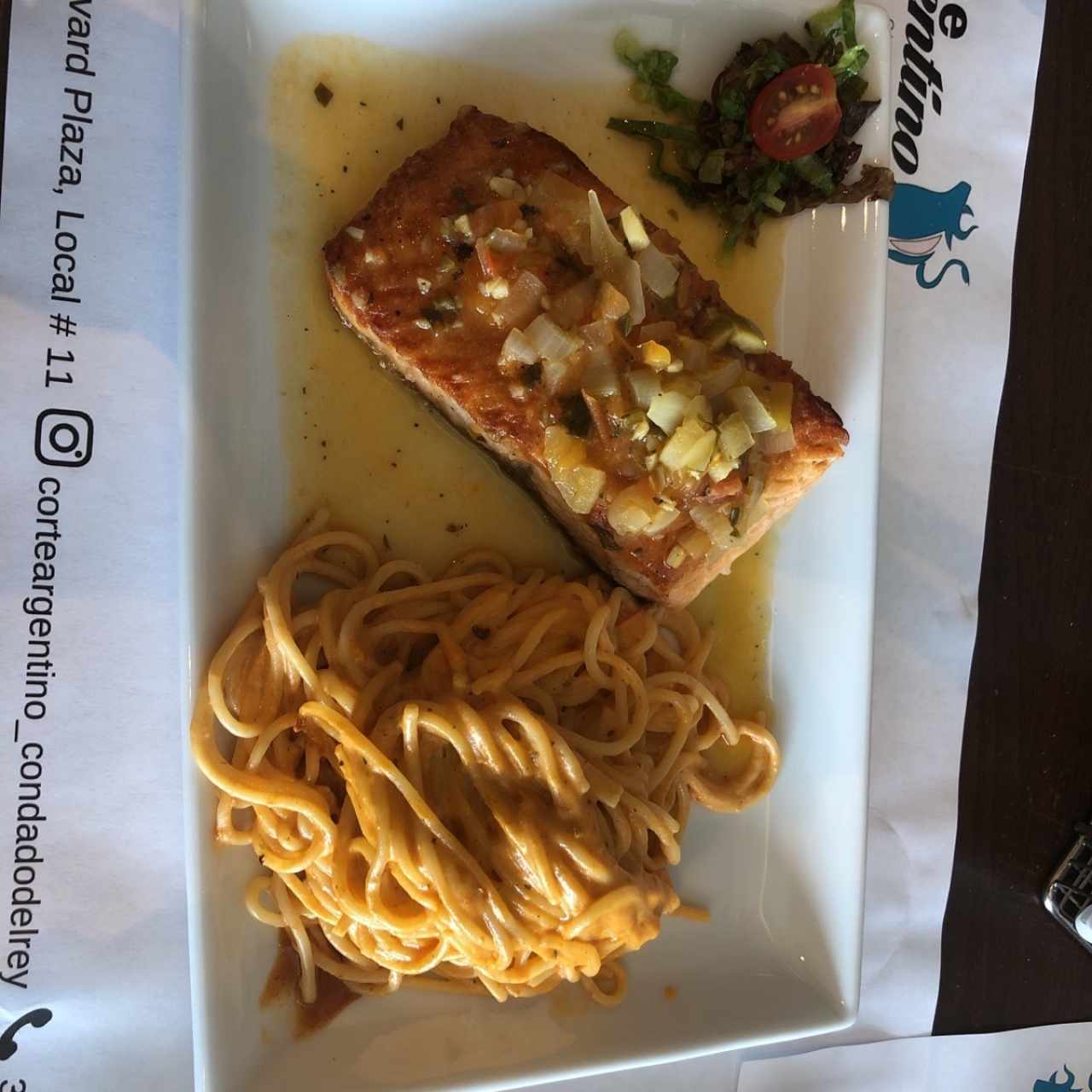 Salmon con pasta