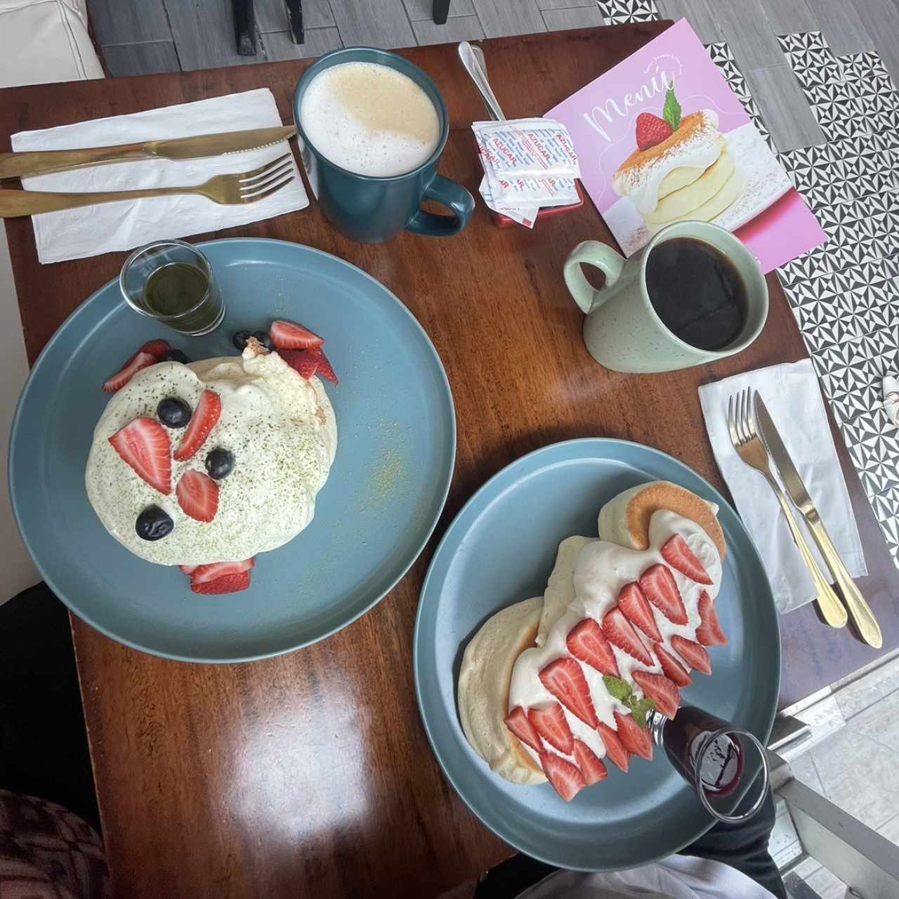 PANCAKES DULCES - FLUFFY MATCHA PANCAKES