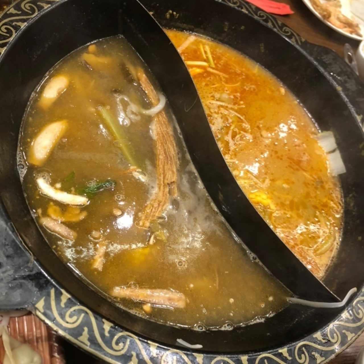 Sopa de Hongos y Thai