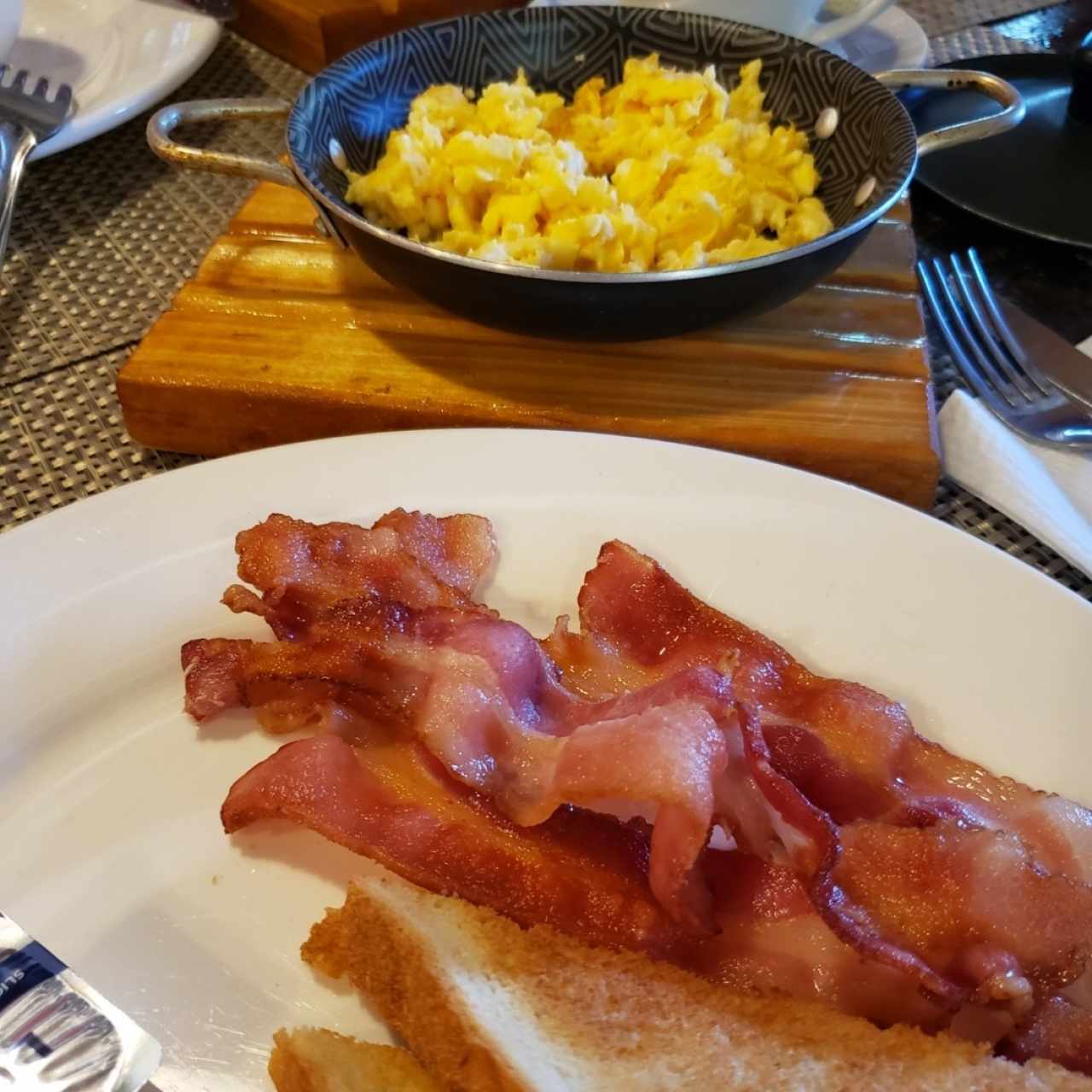 Huevo y bacon
